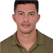 Soy Illyas Kadoussi, y puedo hacer de traductor de frances. Ademas hablo ingles, árabe y ruso